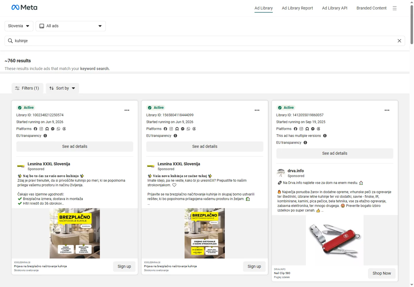 Meta Ad Library za Slovenijo z okoli 760 aktivnimi oglasi za besedo kuhinje: dva oglasa iste trgovine s pohištvom z isto sliko in drugačnim besedilom od 9. junija 2026 ter oglas drva.info z več različicami od 19. septembra 2025.